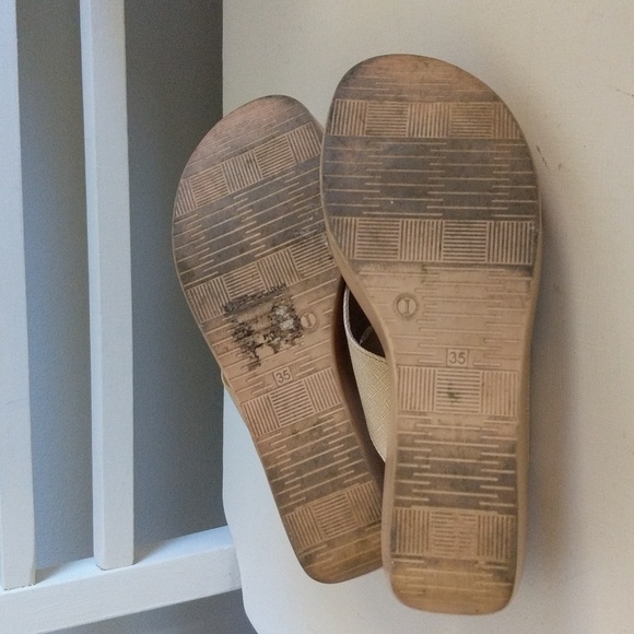 Parisian Sandals Size 5.5 - Picture 4 of 4